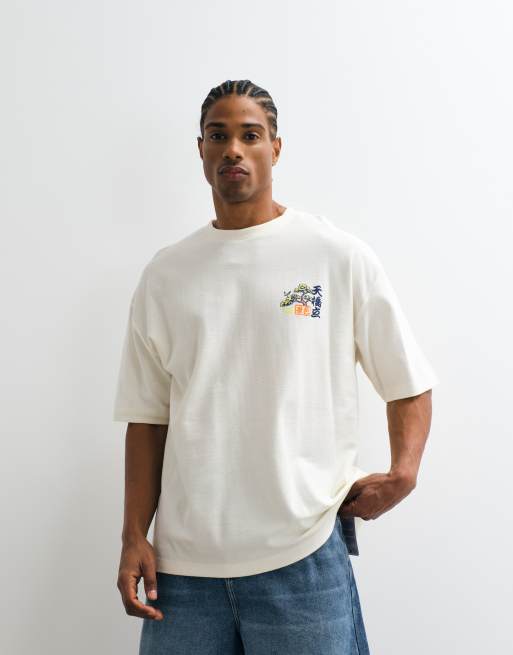 ASOS DESIGN – Schweres Oversize-T-Shirt in Wollweiß mit Koi-Grafikprint hinten, 3 von 5