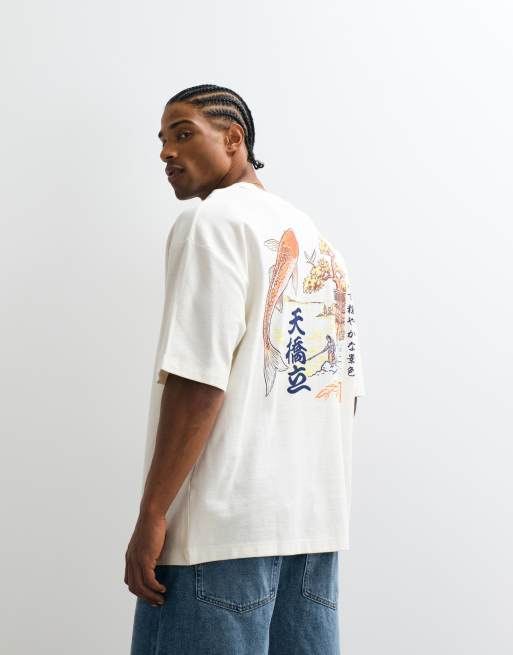 ASOS DESIGN – Schweres Oversize-T-Shirt in Wollweiß mit Koi-Grafikprint hinten, 5 von 5