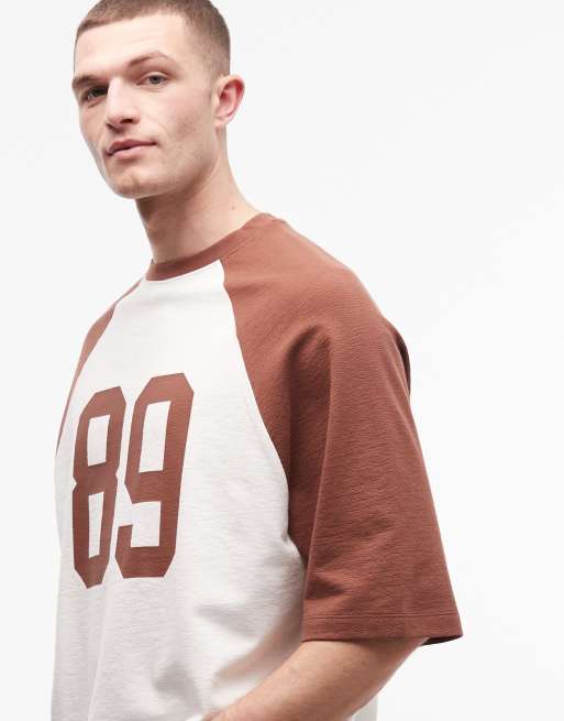 ASOS DESIGN – Schweres Oversize-T-Shirt in Wollweiß und Rot mit Brustprint, 3 von 5