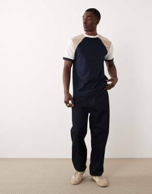 Schweres Regular-Fit-T-Shirt in Cremeweiß mit farblich abgesetzten Ärmeln Weiß XS
