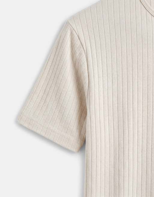ASOS DESIGN schweres Regular-Henleyshirt in beigem Rippstrick, 8 von 9