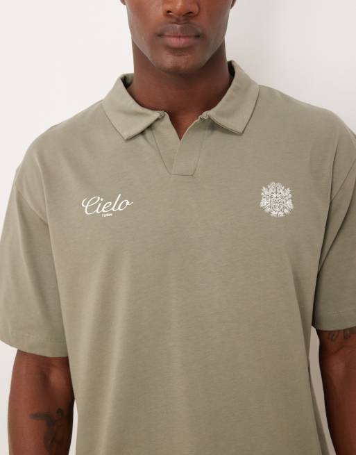ASOS DESIGN – Schweres Relaxed-Fit-Polohemd in Khaki mit Brustprint, 240 g/m², 5 von 5
