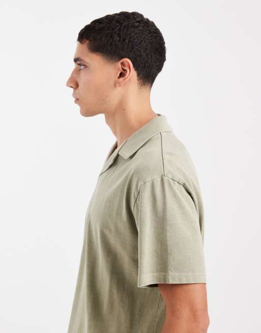 ASOS DESIGN – Schweres Relaxed-Fit-Polohemd in Khaki mit Stückfärbung und Revershemd , 4 von 5