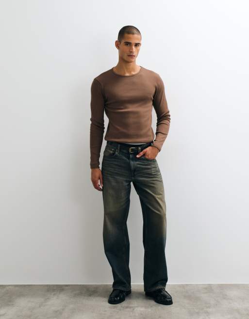 ASOS DESIGN schweres Slim-Fit Langarm-T-Shirt in braunem Rippstrick, 2 von 5