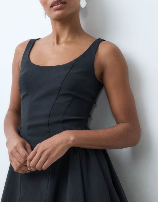 ASOS DESIGN – Schwingendes Bengaline-Minikleid in Schwarz mit U-Ausschnitt und Strukturmuster, 5 von 5