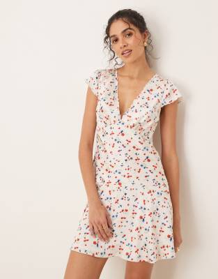 ASOS DESIGN - Schwingendes Minikleid aus Satin mit Blümchenmuster und Muschelsaum-Bunt