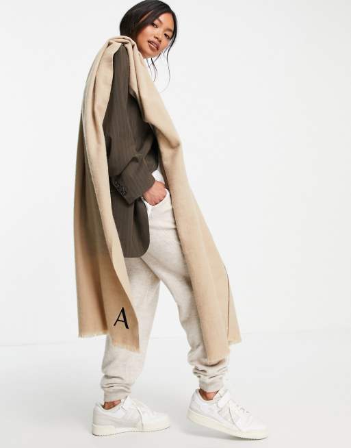 ASOS DESIGN - Sciarpa personalizzata color pietra con lettera A 