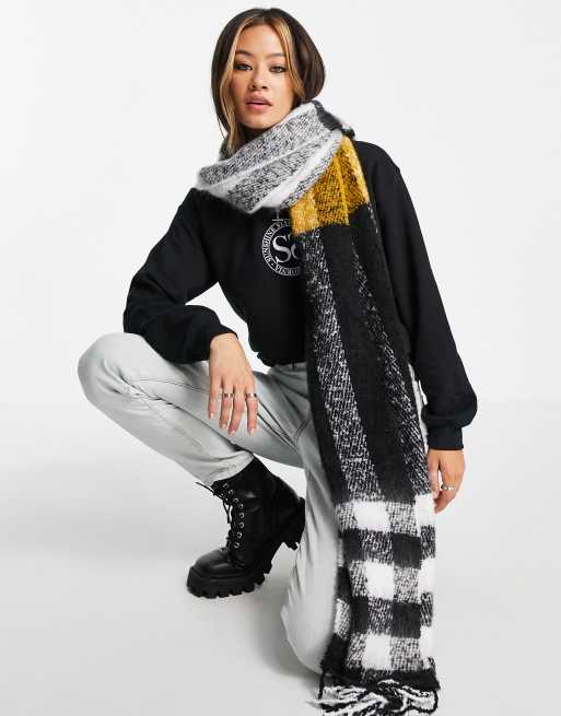 ASOS DESIGN - Sciarpa soffice oversize lunga a quadri misti color senape, 2 di 4