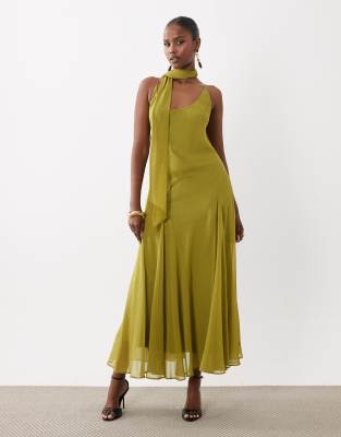 ДИЗАЙНЕРСКОЕ макси-платье ASOS с круглым вырезом, подолом в виде годе и шарфом оливково-зеленого цвета