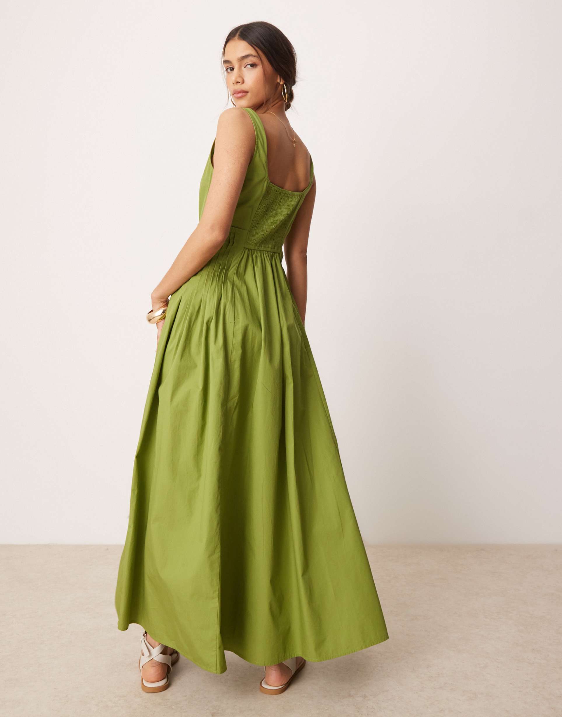 asos design scoop neck pleat waist maxi dress in olive