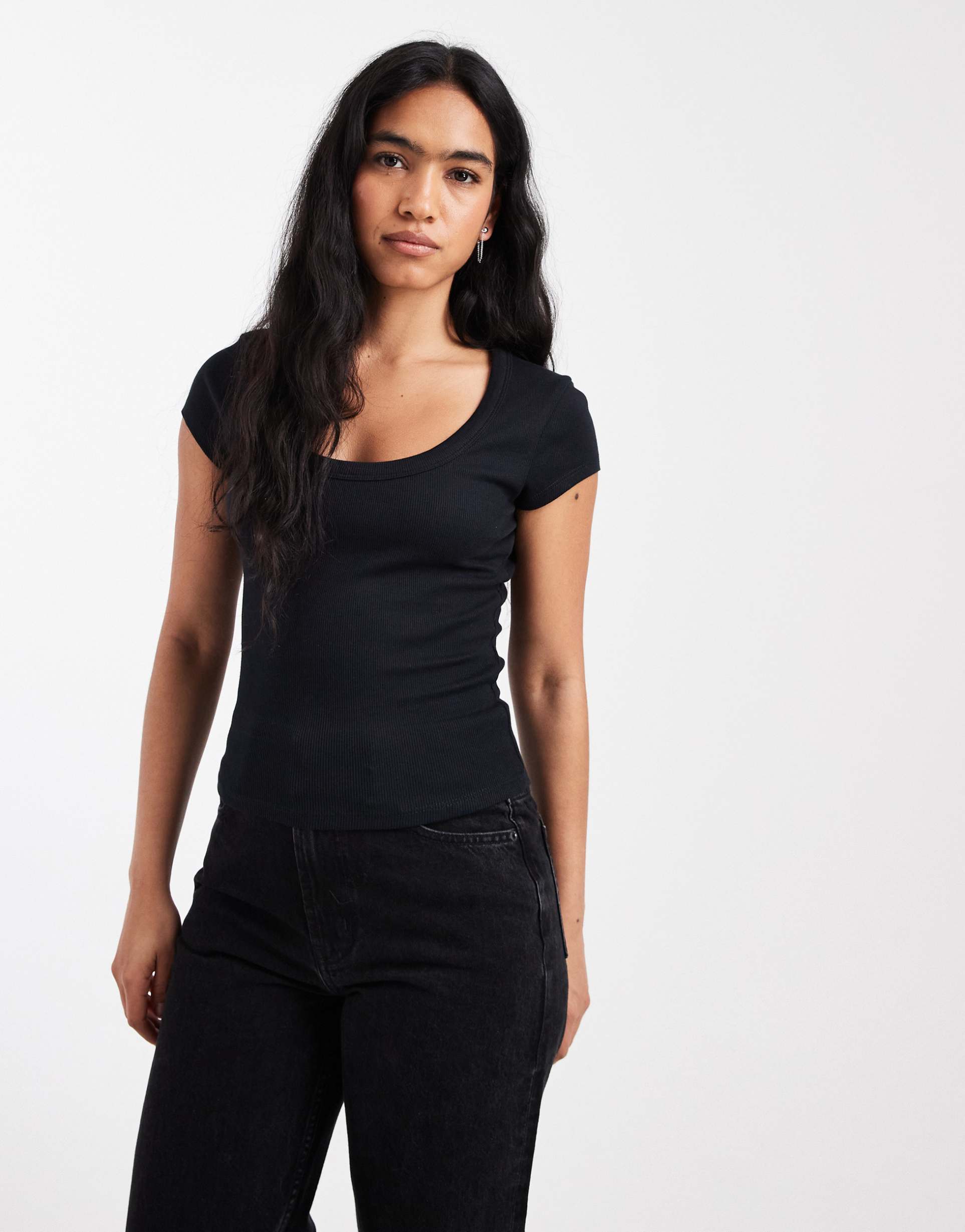 asos design scoop neck shrunken tee in black