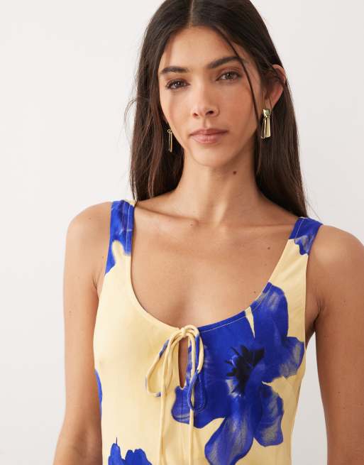 ASOS DESIGN scoop neck tie front midi dress in blown out blue floral, 3 of 4