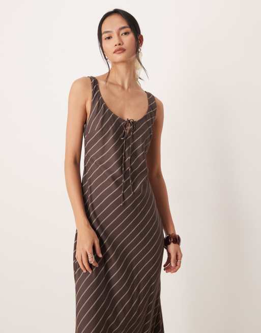 ASOS DESIGN scoop neck tie front midi dress in dark based chocolate stripe, 4 of 4