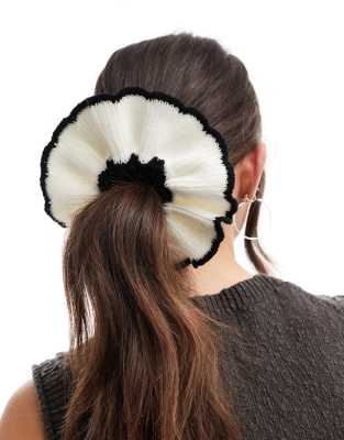 ASOS DESIGN - Scrunchie-Haargummi aus Strick mit Kontrastkante-Bunt