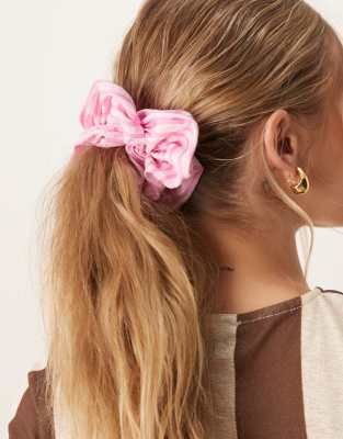 ASOS DESIGN - Scrunchie mit rosa Streifen