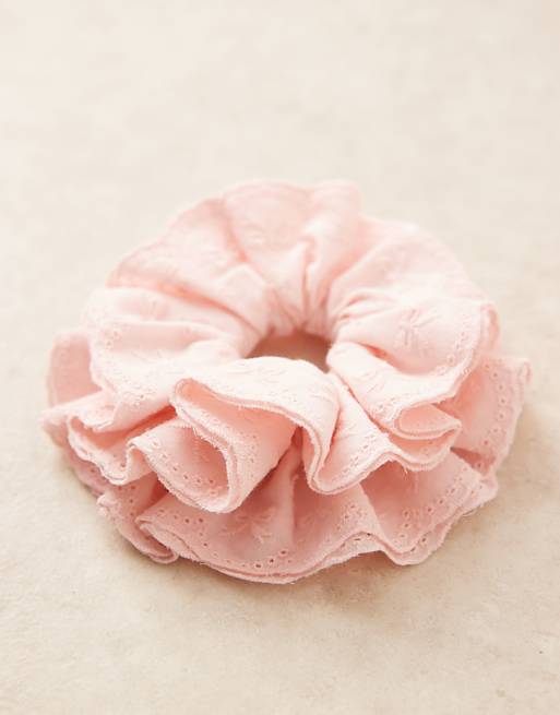 VELVET SCRUNCHIE W/BOW PALE ROSE VELVET SCRUNCHIE W/BOW PALE ROSE
