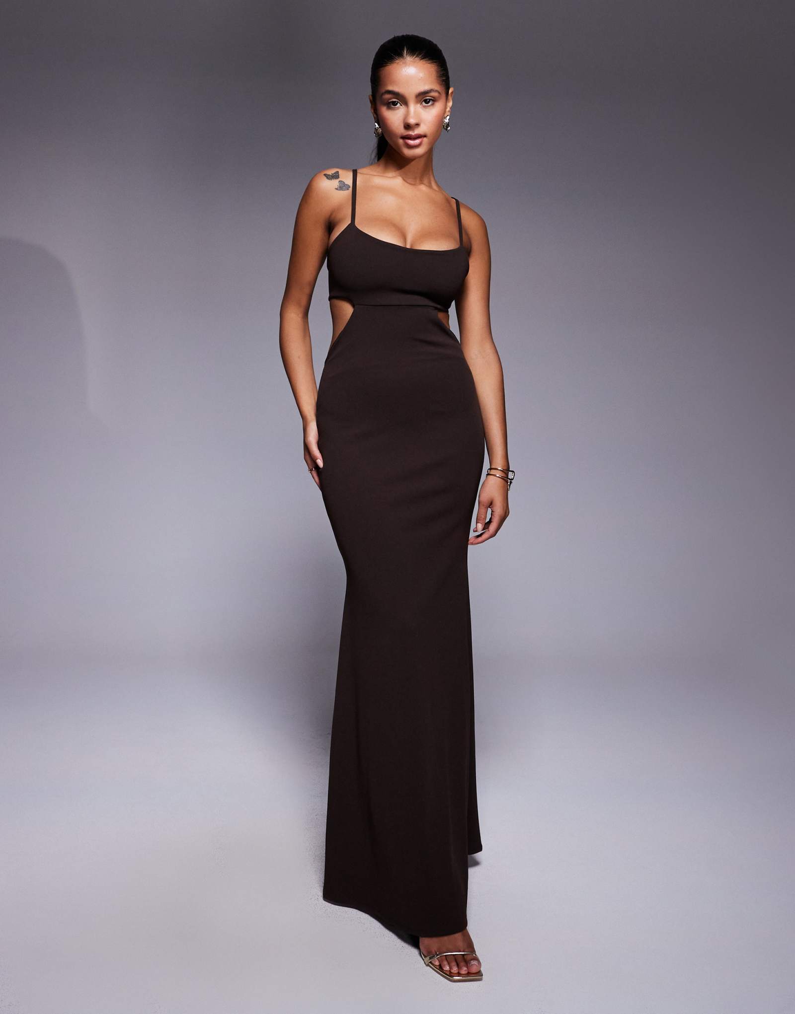 ДИЗАЙНЕРСКОЕ макси-платье ASOS из крепа scuba с подолом в виде рыбьего хвоста и вырезами шоколадного цвета