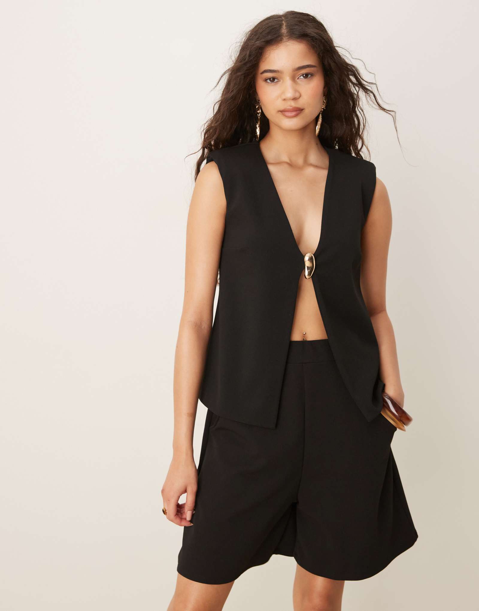 Жилет для подводного плавания ASOS DESIGN с застежкой на золотистую отделку черного цвета - часть комплекта