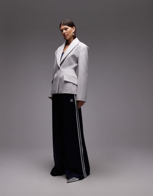 ASOS DESIGN sculpted cinch waist blazer in light grey, 2 of 4