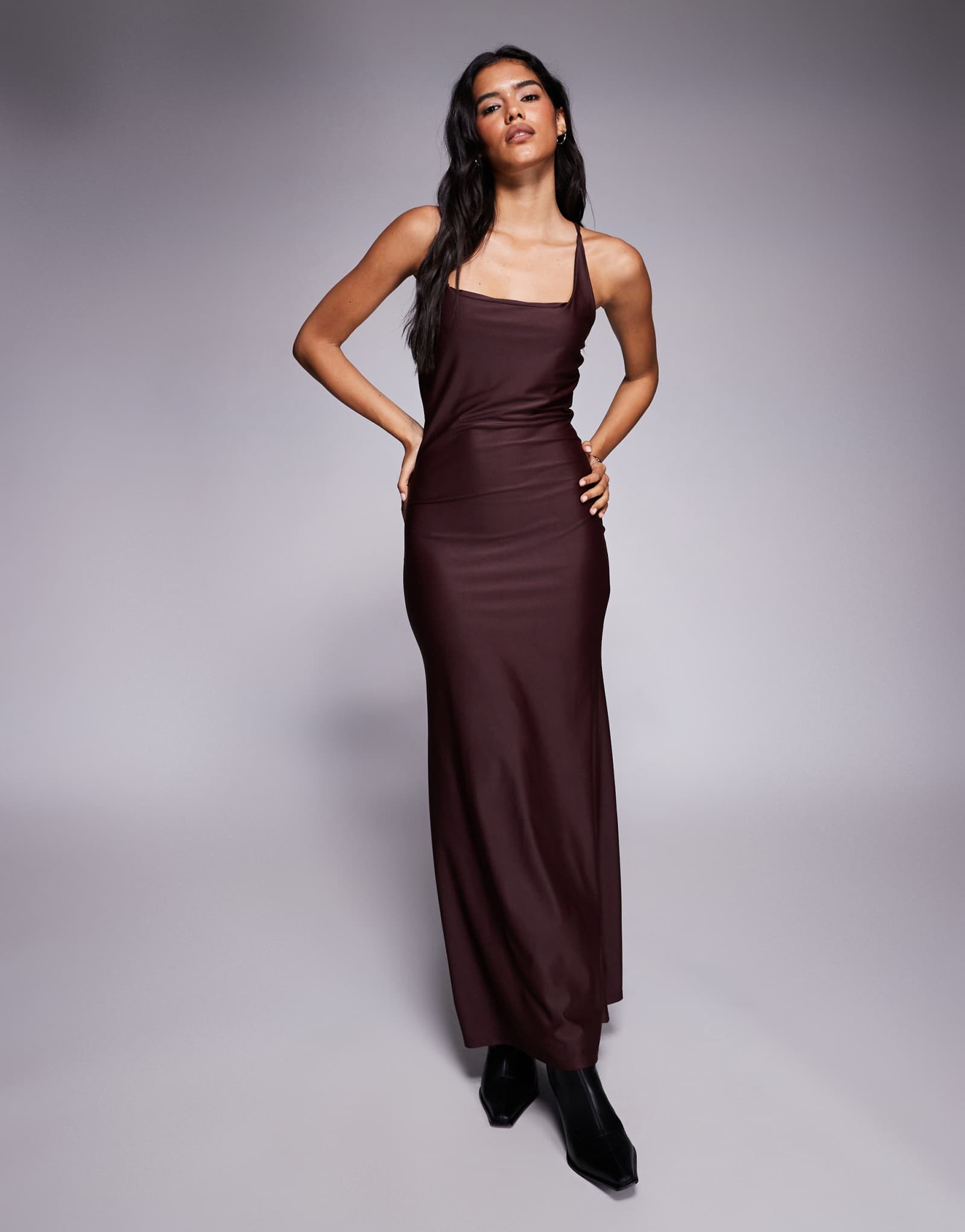 Платье-миди на бретелях шоколадного цвета со скульптурным квадратным вырезом от ASOS DESIGN