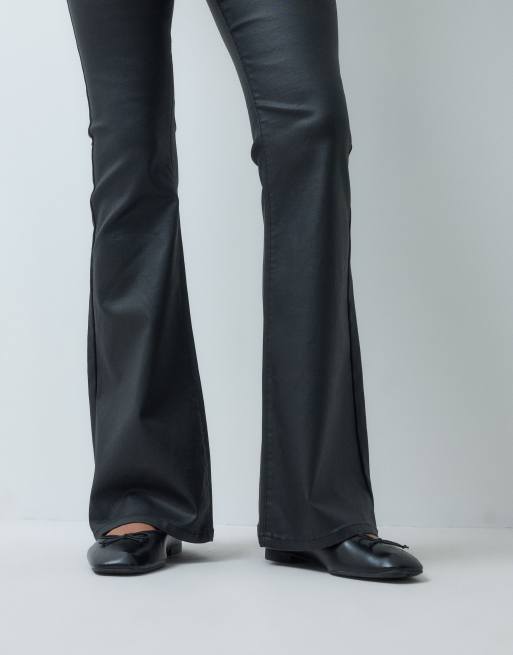 ASOS DESIGN - Sculpting flare jeans met superstretch in zwart met coating, 3 van 5