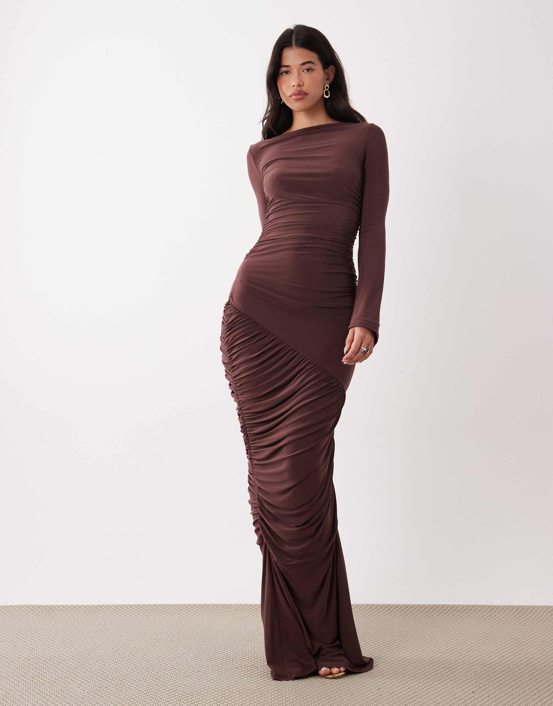 asos design sculpting gauged panels maxi dress with long sleeves in chocolate