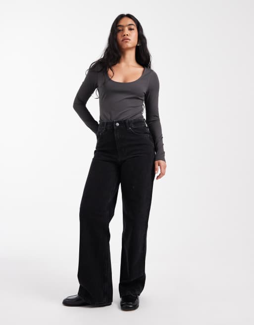 ASOS DESIGN Sculpting scoop neck long sleeve bodysuit in charcoal, 2 of 4