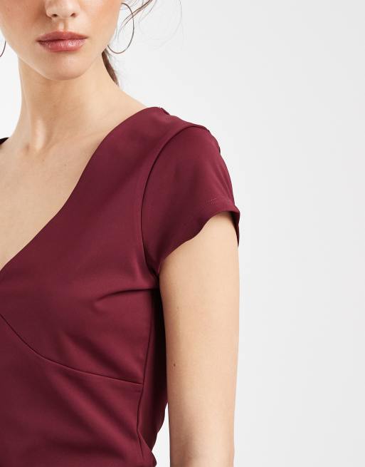 ASOS DESIGN Sculpting v neck short sleeve top in burgundy , 3 of 4
