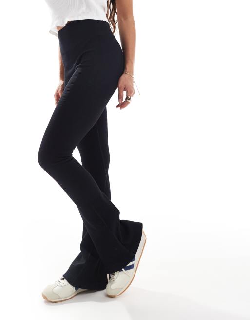 Seamless Ribbed Flare Leggings