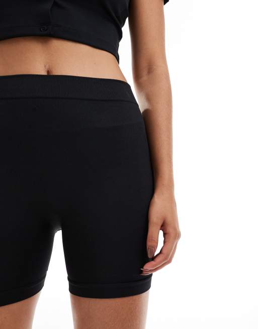 ASOS DESIGN seamless shaping bum lifting shorts in black, 4 of 4