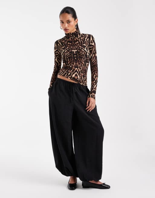 ASOS DESIGN second skin gennemsigtig strik med rullekrave og leopardprint, 4 af 4