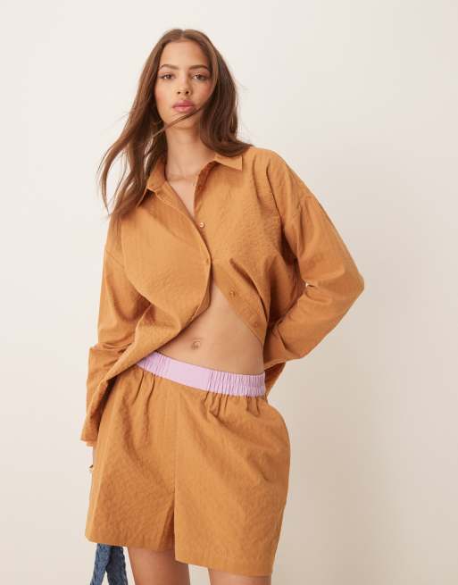 ASOS DESIGN seersucker boxer shorts with contrast waistband co-ord in tan stripe, 3 of 4