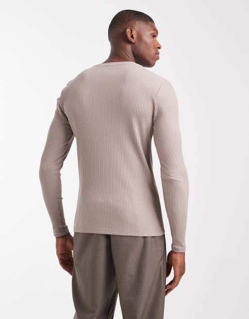 ASOS DESIGN – Sehr schweres, langärmliges Muskelshirt in Braun mit Rippstruktur , 3 von 5