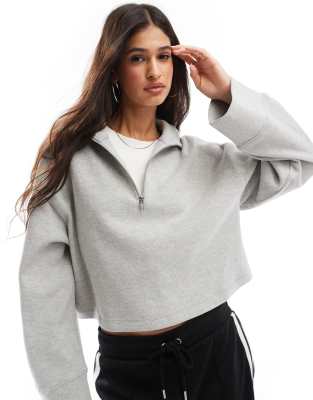 ASOS DESIGN - Sehr weicher, langärmliger Pullover in Grau meliert mit kurzem Schnitt und halblangem Reißverschluss