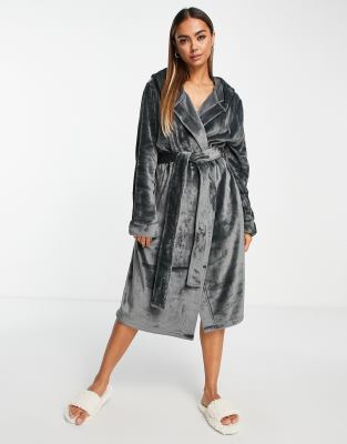 ASOS DESIGN - Sehr weicher Midi-Bademantel aus Fleece in Grau