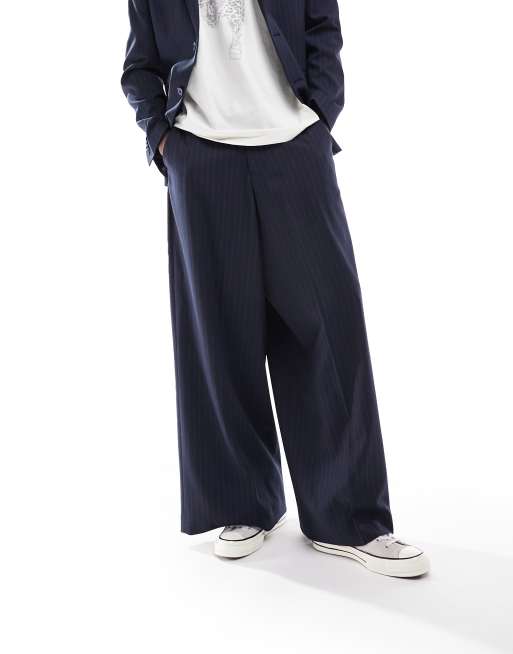 ASOS DESIGN – Sehr weit geschnittene Anzughose in Marineblau mit Nadelstreifen, 3 von 5