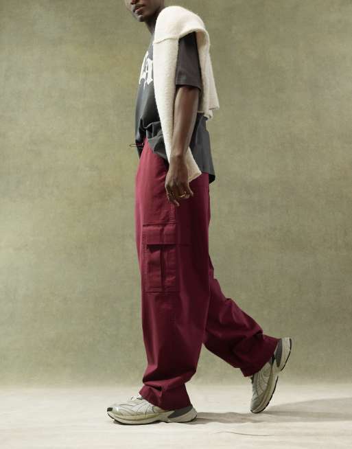 ASOS DESIGN – Sehr weite Cargohose in Burgunderrot mit elastischem Bund, 2 von 5