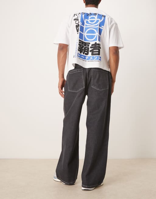 ASOS DESIGN – Sehr weite Jeans mit Faltendetails und Waschung in Schwarz, 3 von 5