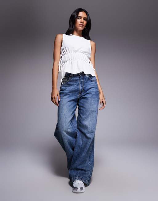 ASOS DESIGN – Seitlich gebundenes Oberteil in Weiß mit gerafftem Detail, 3 von 4