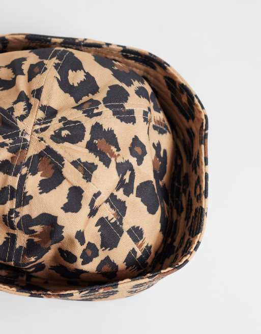 ASOS DESIGN - Sejlerhat med foldet detalje og leopardprint i bomuld, 2 af 3
