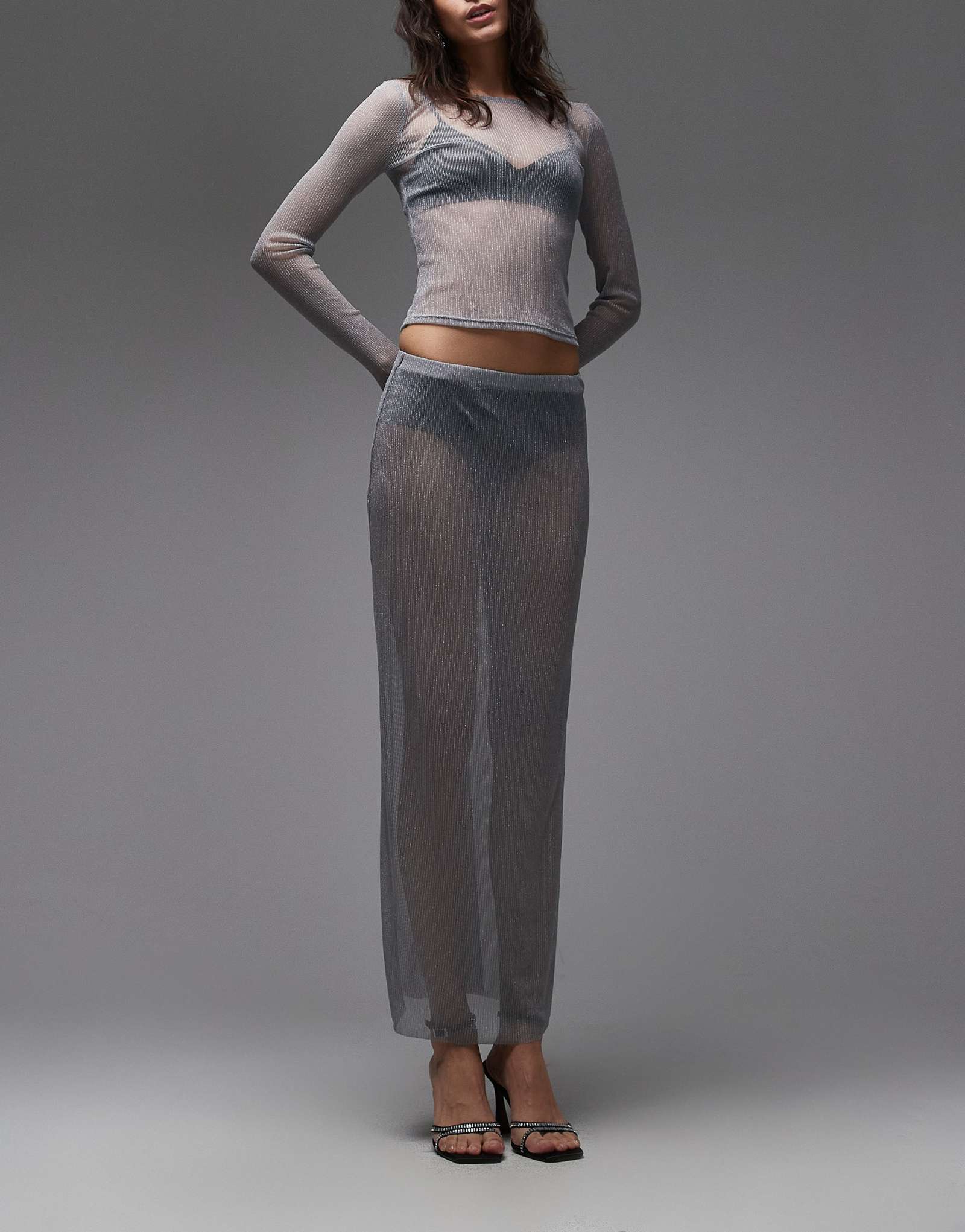 ДИЗАЙНЕРСКАЯ полупрозрачная юбка макси из металлического трикотажа серебристого цвета ASOS DESIGN - часть комплекта