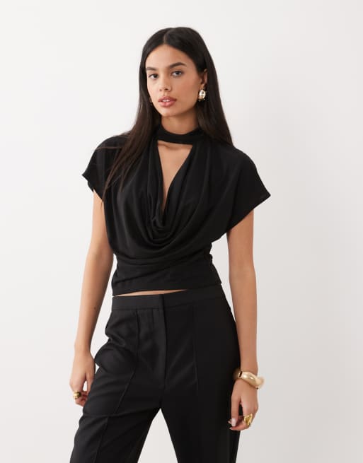 ASOS DESIGN semi-transparent top med dyb vandfaldsudskæring i sort, 2 af 4