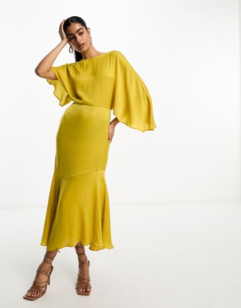 ASOS DESIGN – Senapsgul midiklänning i satin med utsvängda ärmar och asymmetrisk fåll - view 1