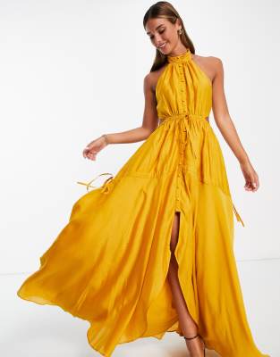 ASOS DESIGN - Sennepsgul maxikjole med halterneck, knapper og lagdelt nederdel