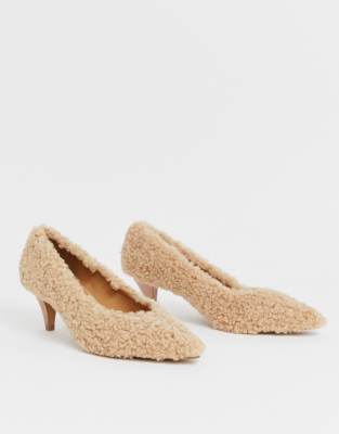 tan kitten heel pumps