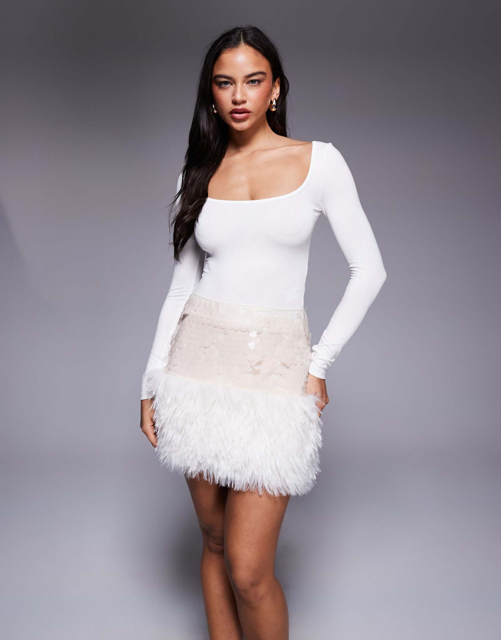 Кремовая мини-юбка ASOS DESIGN с блестками и искусственным мехом