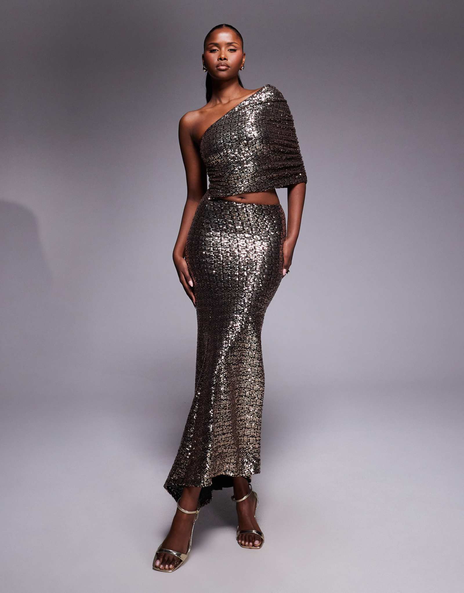 ДИЗАЙНЕРСКОЕ макси-платье ASOS с блестками на одно плечо и золотистым лифом с рюшами