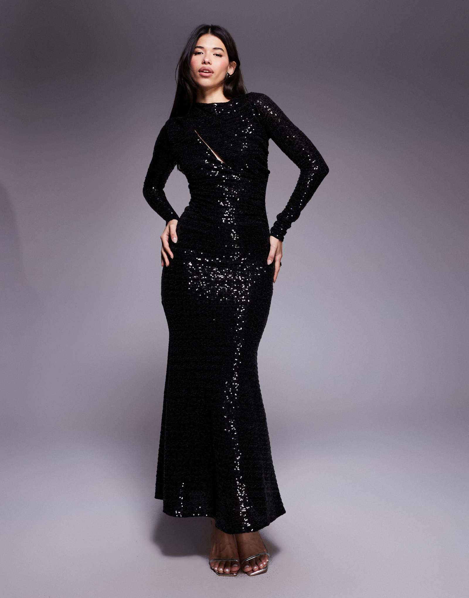 ДИЗАЙНЕРСКОЕ макси-платье с разрезом спереди и блестками ASOS DESIGN черного цвета с драпировкой