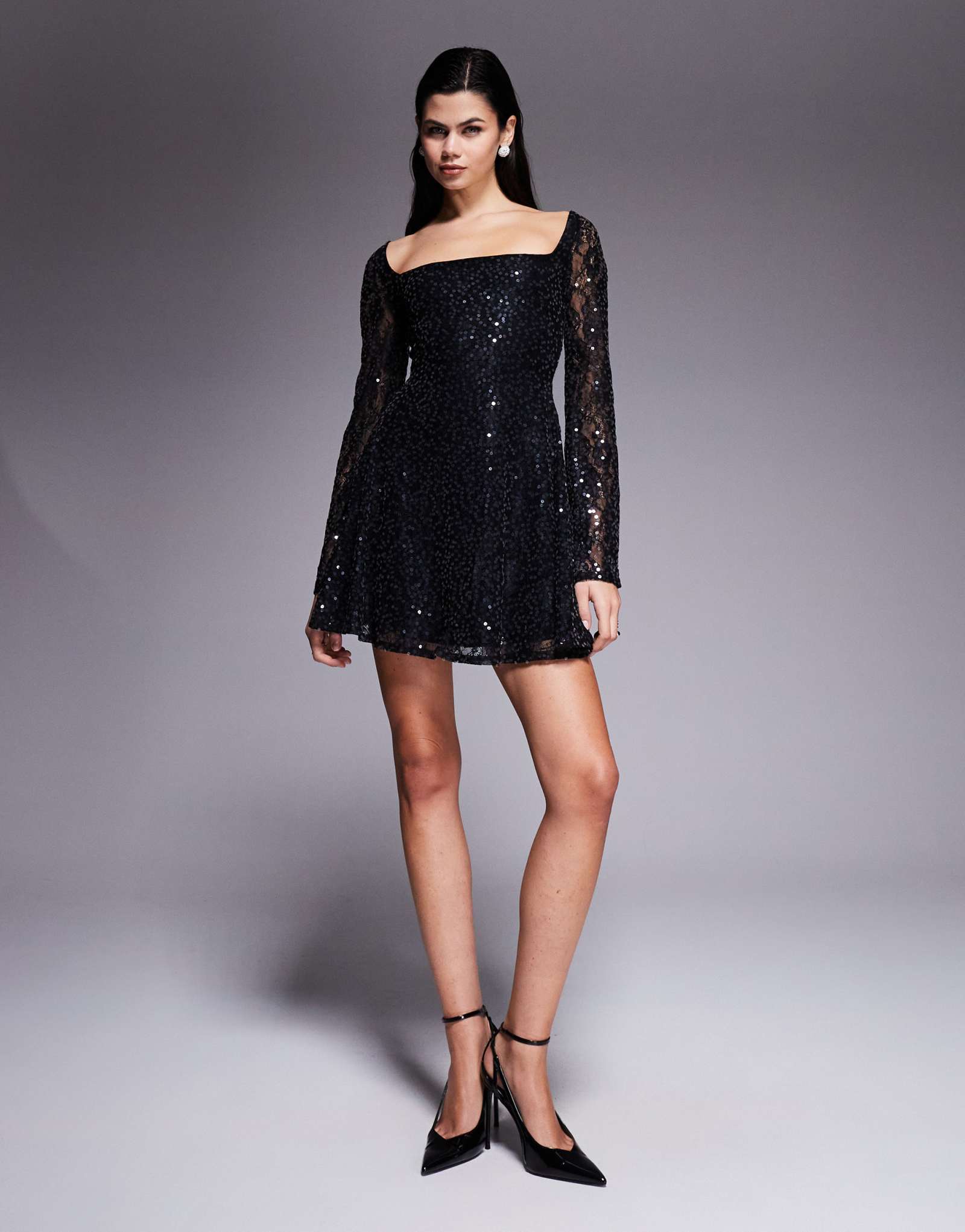 Дизайнерское мини-платье ASOS с квадратным вырезом и рифлеными рукавами, украшенное блестками, черного цвета