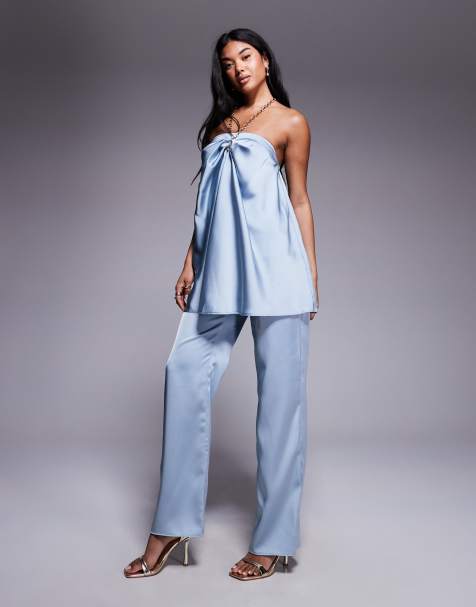 ASOS DESIGN – Set aus Satin in Blau mit Oberteil mit Neckholder mit goldfarbenem Metalldetail und eleganter Hose - view 1